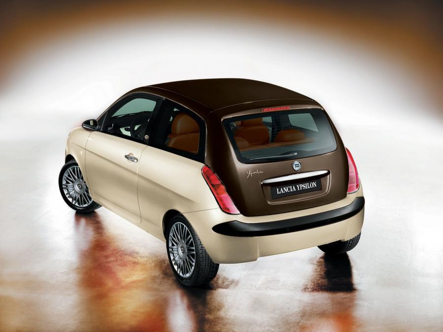  Lancia Ypsilon Unique Edition 2003 года  (фото 25 из 40)